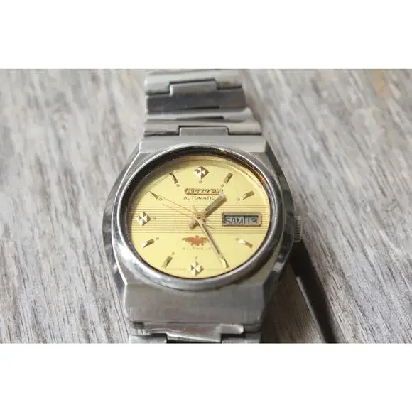 Vintage 1972 Citizen Automatic Mens Silver Watch W/daydate & Gold accents - Picture 3 of 8